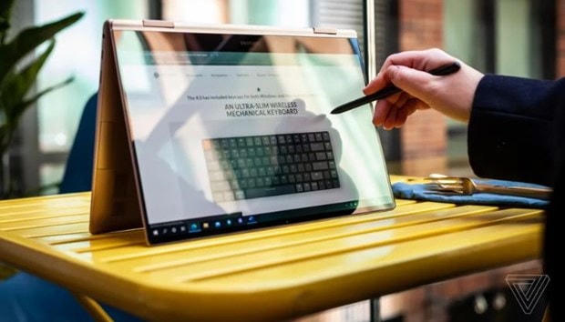 Galaxy Book Pro 360. (Nguồn: theverge.com).