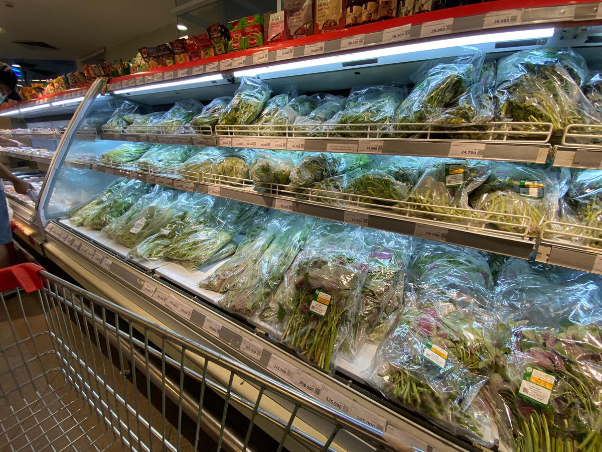 [ẢNH] Một số siêu thị Vinmart mở cửa trở lại, tăng cường biện pháp phòng dịch