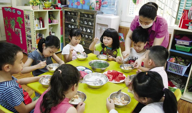 Đối tượng thụ hưởng Chương trình là học sinh đang được nuôi dưỡng, chăm sóc, giáo dục tại trường học.