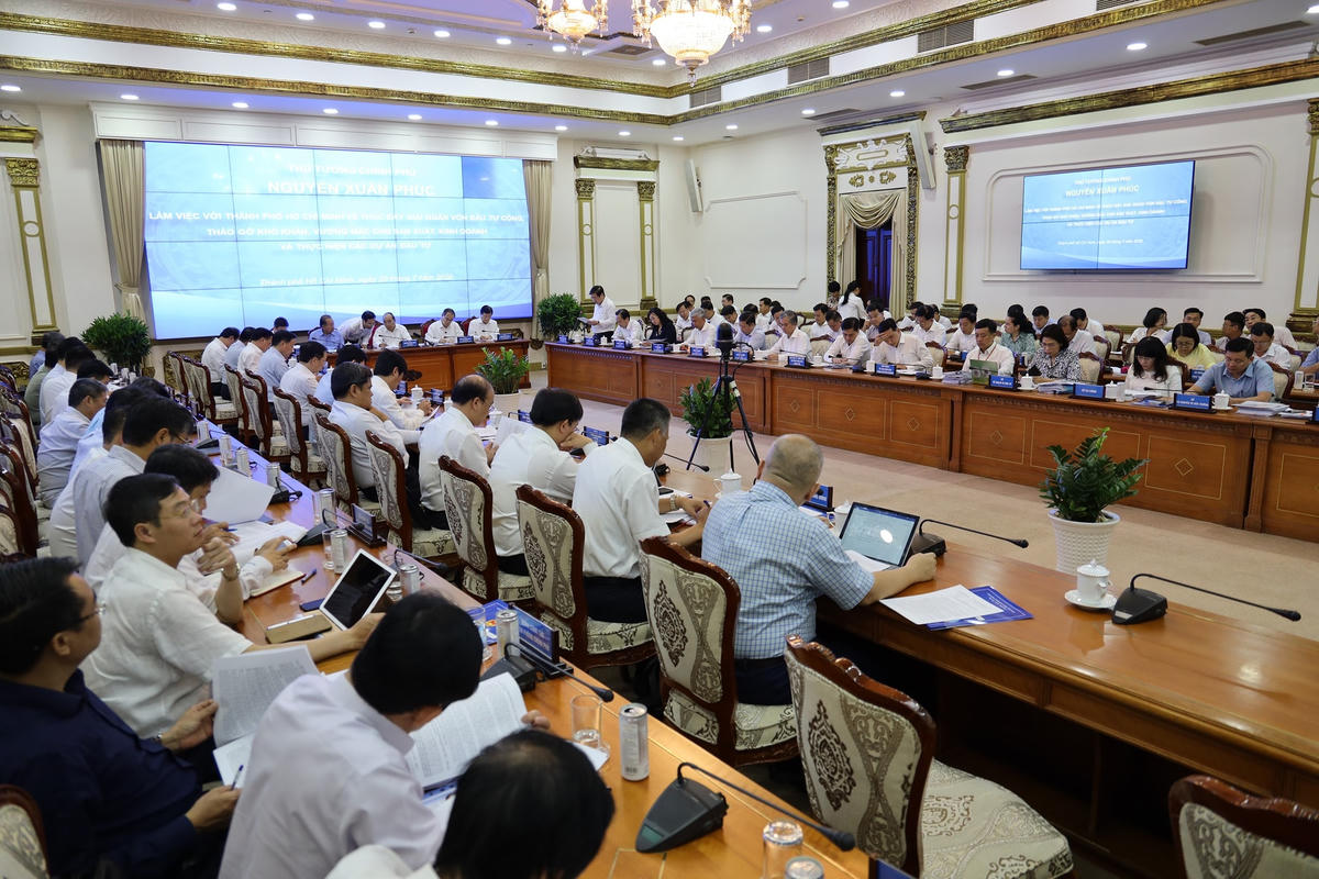 Quang cảnh buổi làm việc của Thủ tướng Chính phủ với lãnh đạo TP HCM  chiều 20/7.