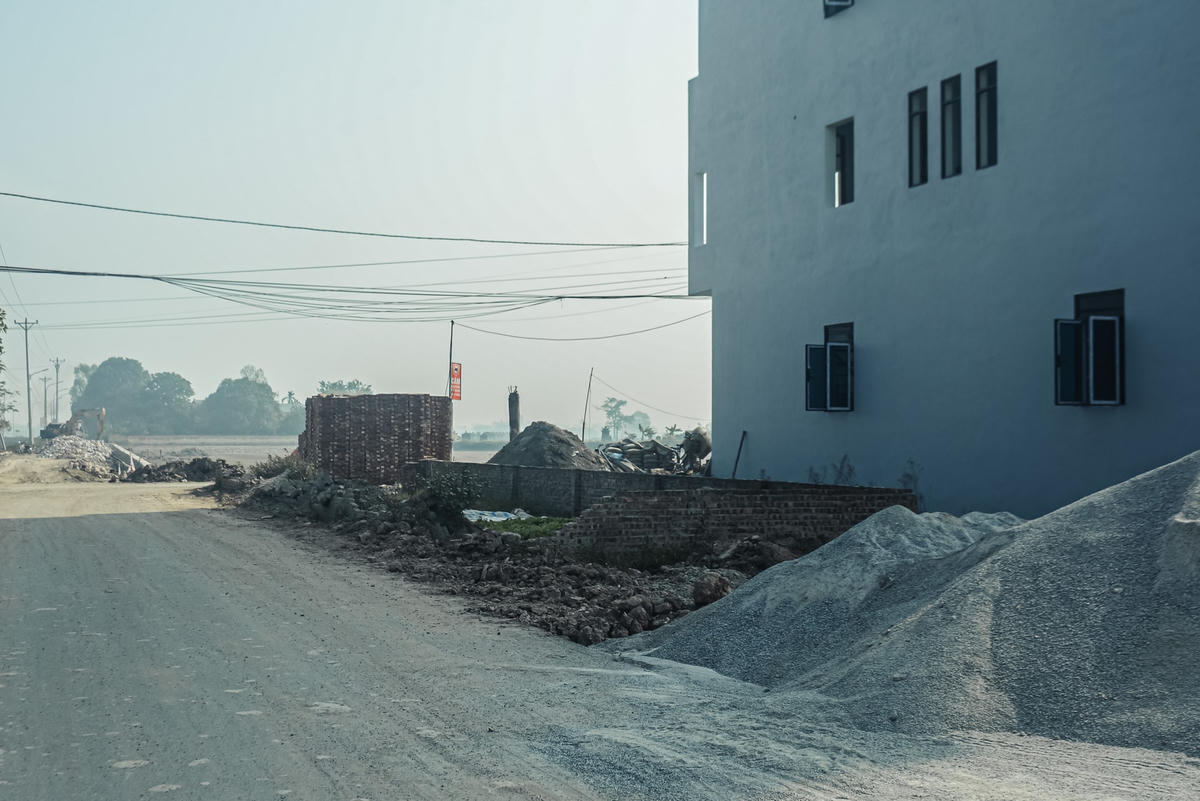 Tuy nhiên, đến nay dự án đang vướng mắc 2 thửa đất đã đấu giá nằm trong phạm vi ngã ba cuối tuyến thuộc chỉ giới phải GPMB của dự án để khẩn trương hoàn thiện phần khối lượng còn lại.