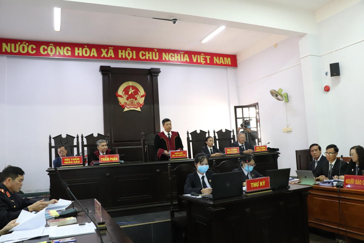 HĐXX hoãn phiên tòa do có giấy chứng nhận tâm thần của bị cáo.