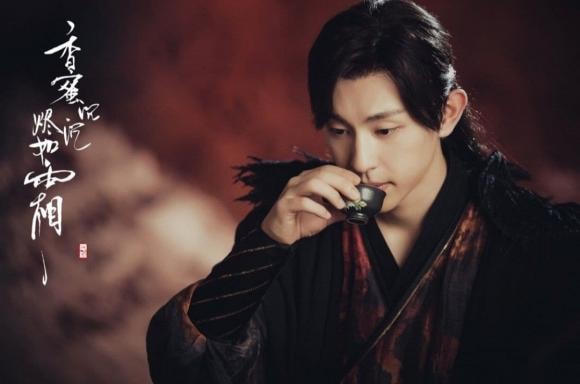 Đặng Luân bị phạt 400 tỷ vì trốn thuế. 