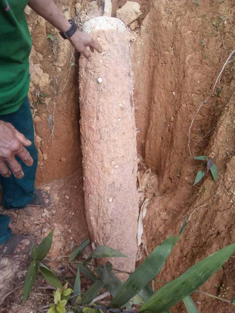 Qủa bom phát hiện ở xã A Nông.