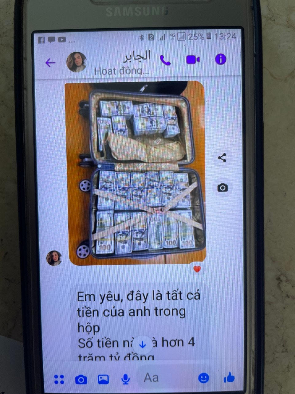 Hình ảnh thùng tiền Dollar đối tượng gửi ông X. để tạo niềm tin.