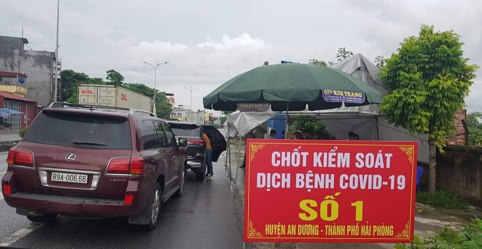 Nhóm 6 người "vượt" chốt được đi cách ly tập trung, giám sát y tế. Ảnh minh họa.
