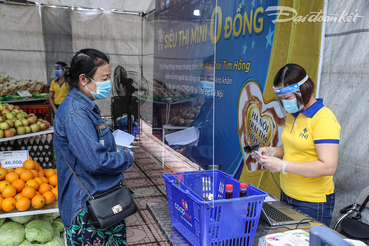 Với mong muốn lan tỏa tinh thần vì cộng đồng cho các doanh nghiệp và người dân, “Siêu thị 0 đồng - Hà Nội trái tim hồng” sẽ được triển khai thực hiện với kinh phí ban đầu do các thành viên Câu lạc bộ Doanh nhân Sao Đỏ đóng góp.