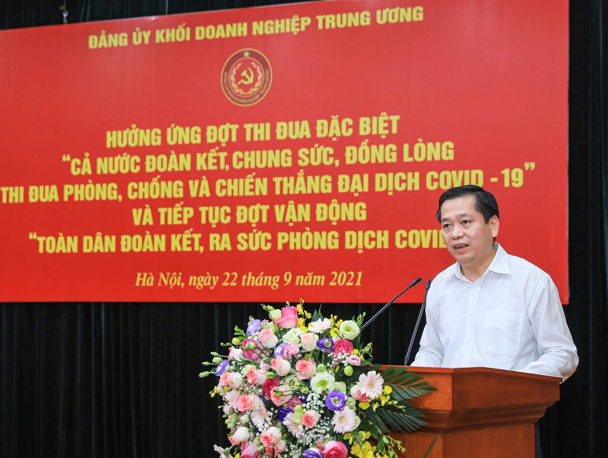 Bí thư Đảng ủy Khối Doanh nghiệp Trung ương phát biểu tại buổi lễ.