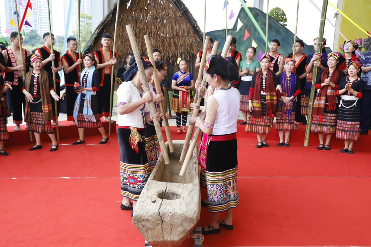 [ẢNH] Lãnh đạo Đảng, Nhà nước, MTTQ dự ĐH đại biểu các dân tộc thiểu số Việt Nam lần thứ II
