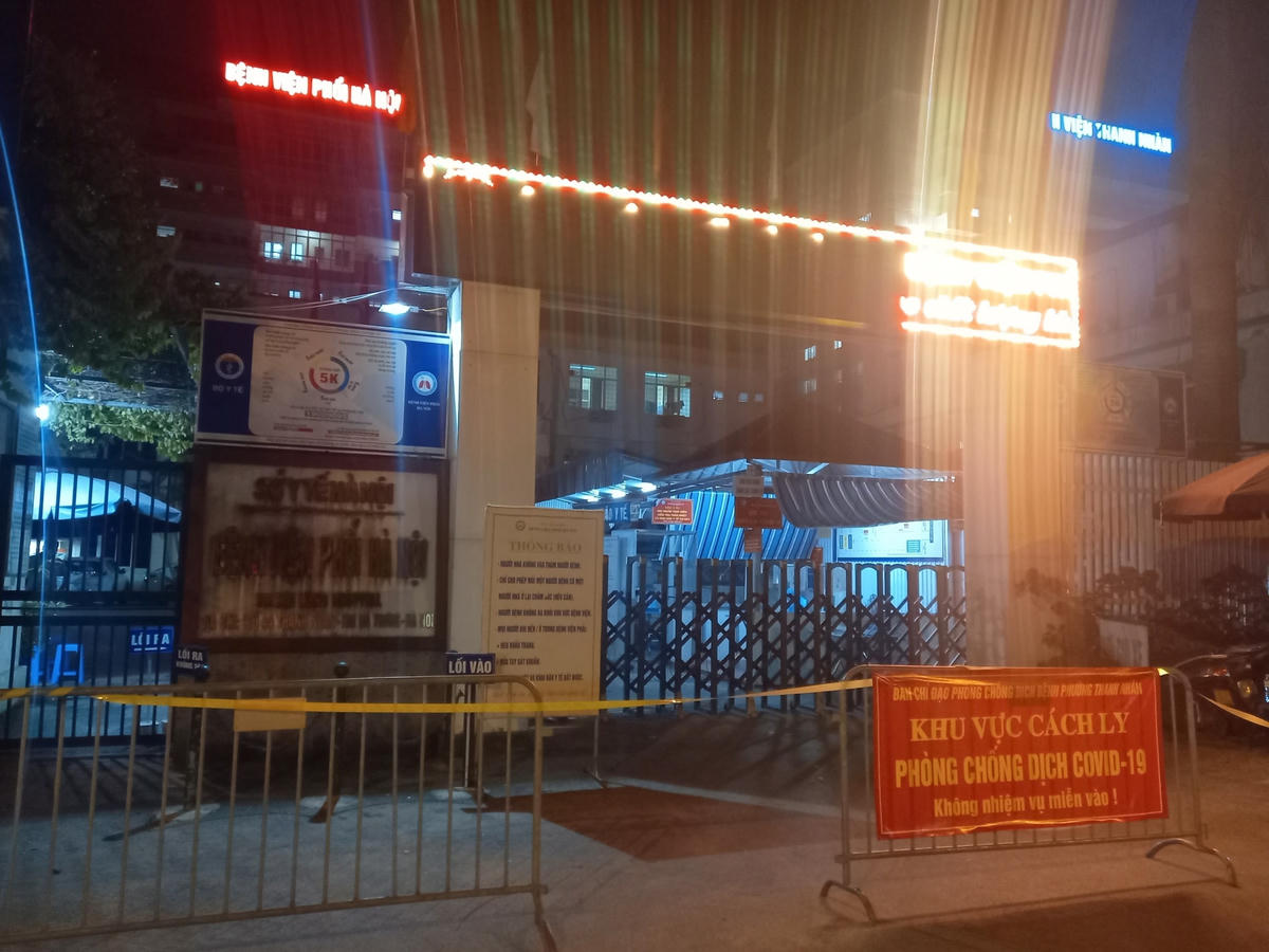 Bệnh viện Phổi Hà Nội tạm thời cách ly, "nội bất xuất, ngoại bất nhập".