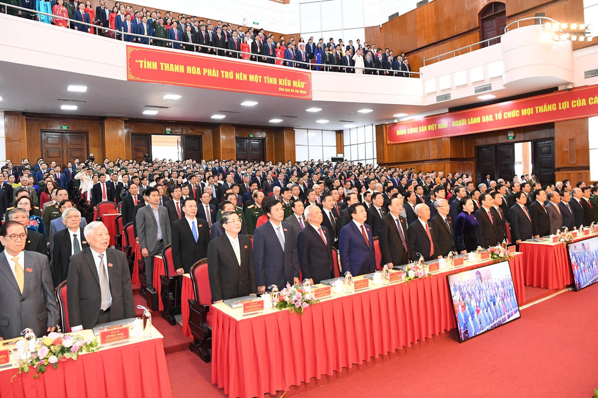 Chủ tịch Quốc hội Nguyễn Thị Kim Ngân cùng các đại biểu dự Đại hội.