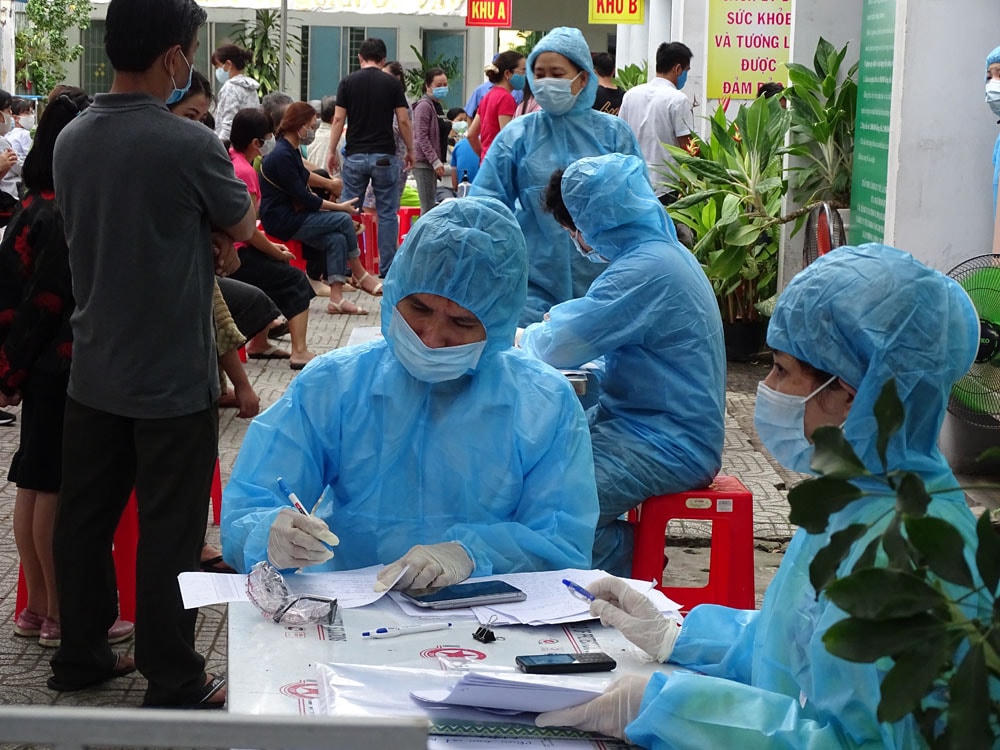 TP HCM giao quận, huyện lấy mẫu xét nghiệm Covid-19.