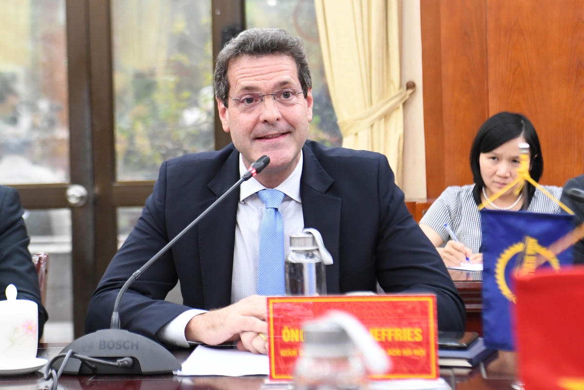 Ông Andrew Jeffries, Giám đốc Quốc gia ADB tại Việt Nam 