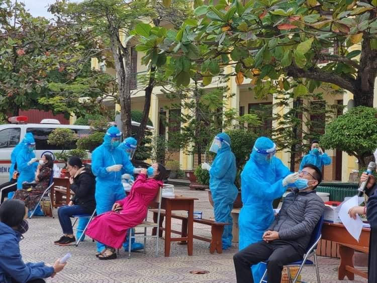 Hải Phòng thực hiện lấy mẫu xét nghiệm cho người dân.