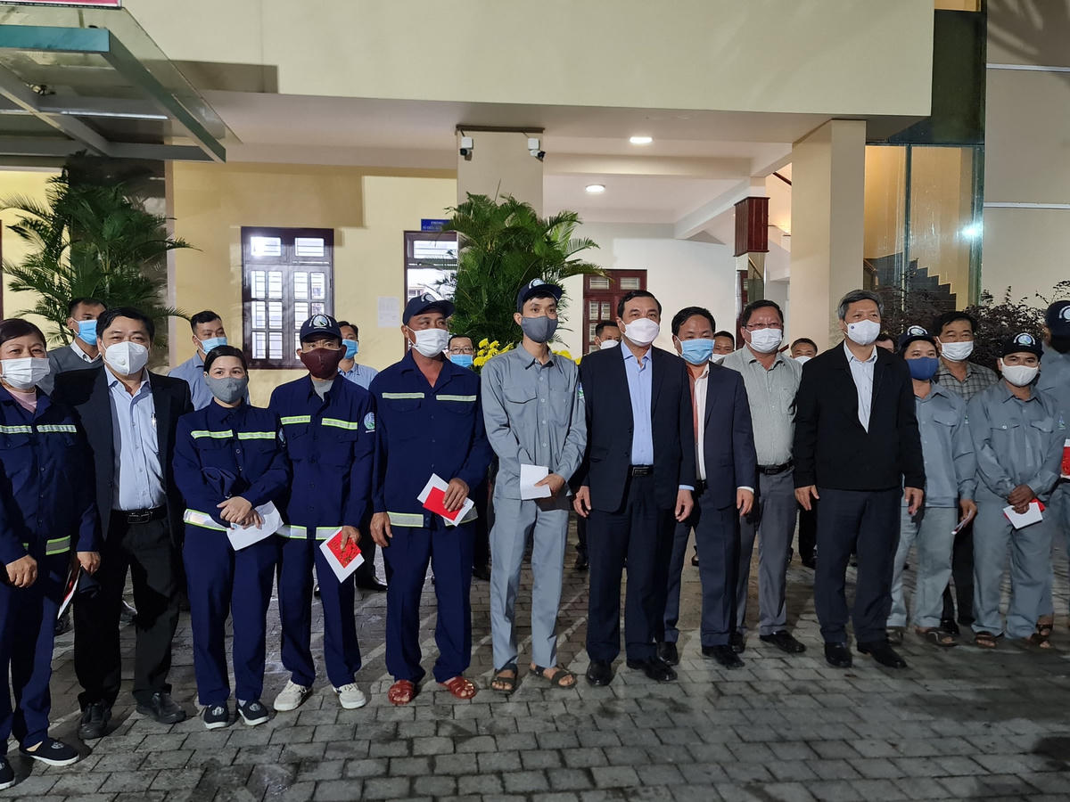 Bí thư Tỉnh ủy Quảng Nam đã động viên, khích lệ tinh thần công nhân lao động.