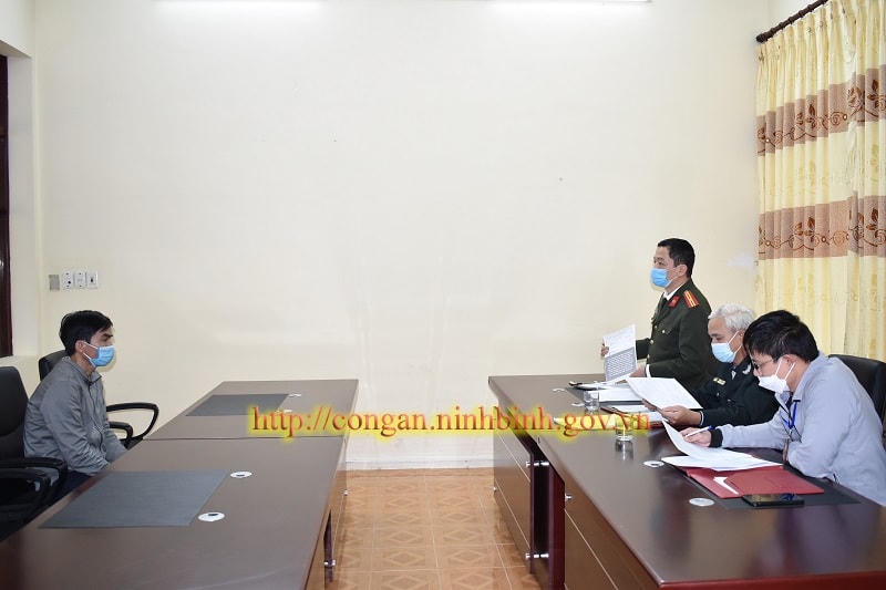 Nguyễn Anh Tuấn dùng tài khoản Facebook đăng tải bài viết kích động công nhân biểu tình kéo dài.