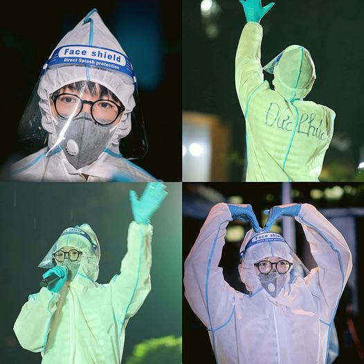 Đức Phúc với kỷ niệm đi diễn khó quên: “02/09/2021. Được góp một chút sức nhỏ bé gửi tặng những món quà âm nhạc cây nhà lá vườn đến các Y Bác Sĩ, lực lượng Quân Đội Nhân Dân và các bệnh nhân đang điều trị tại bệnh viện dã chiến số 6, 7, 8. Chắc sẽ là ngày nghỉ lễ nhớ nhất cuộc đời sự nghiệp của toiii 🙈, chỉ mong phần nào có thể giúp mọi người khuây khoả hơn lạc quan hơn trong thời điểm khó khăn này!”.