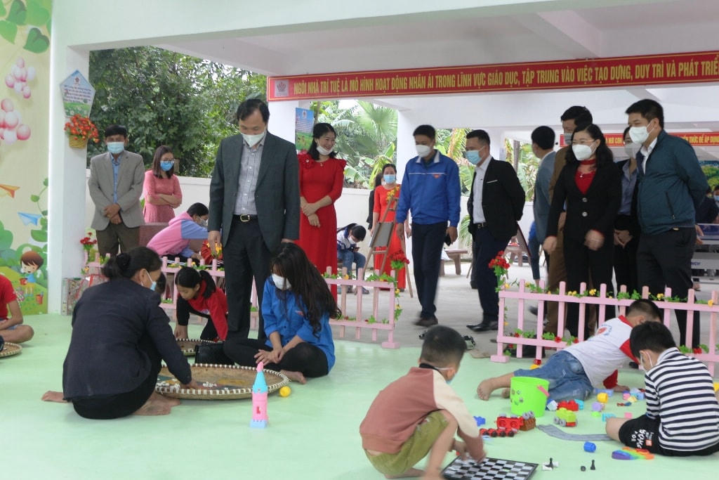 Thu hút nhiều người tham gia.