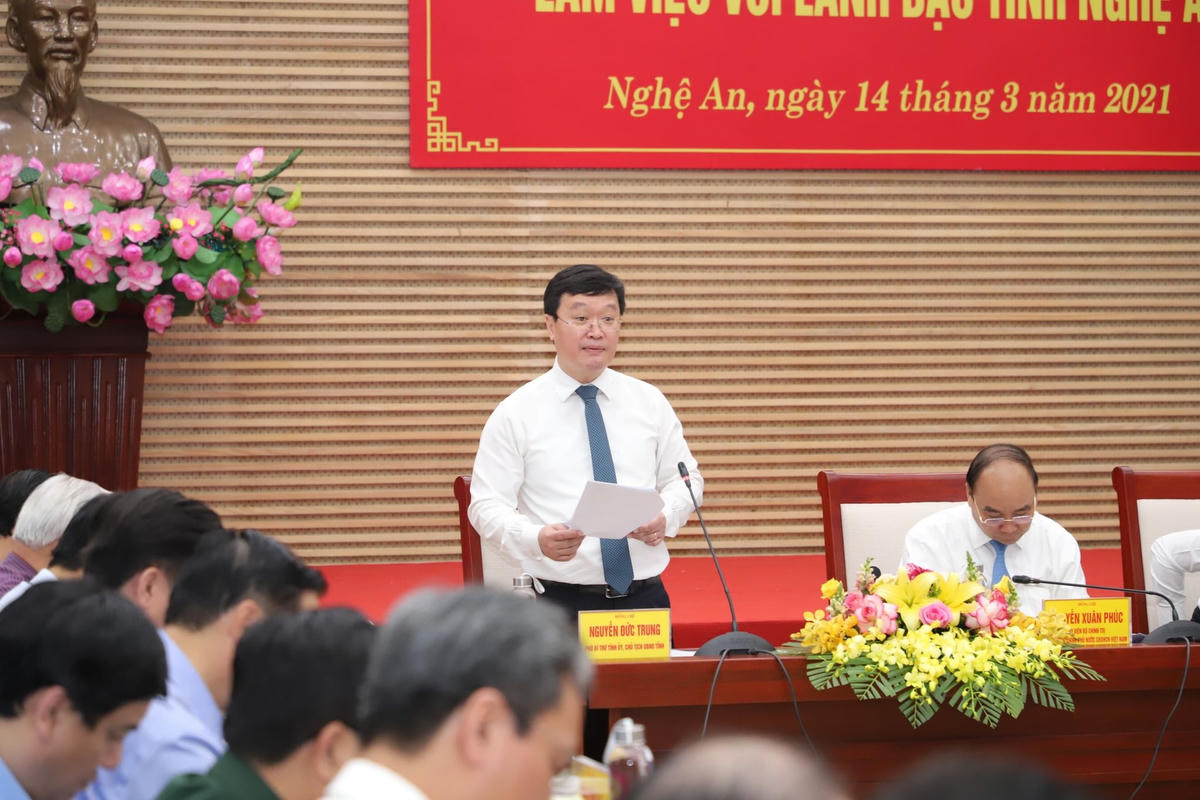 Báo cáo tại buổi làm việc, ông Nguyễn Đức Trung, Chủ tịch UBND tỉnh Nghệ An cho biết, trong 2 tháng đầu năm 2021, tỉnh Nghệ An thu hút trên 300 triệu USD cho một số dự án lớn trên địa bàn.