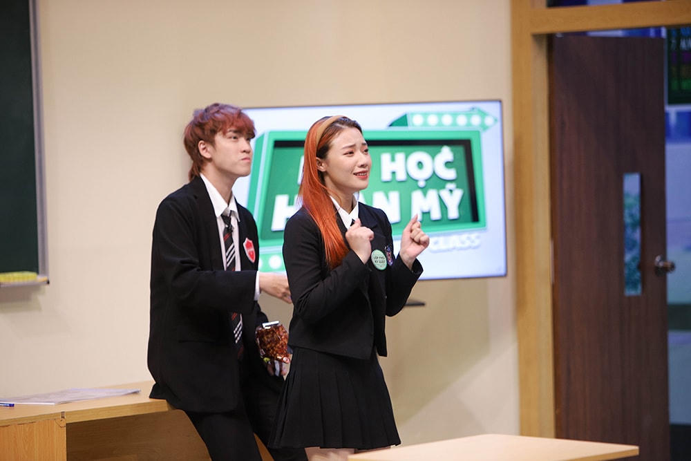 Cặp đôi bước ra từ chương trình hẹn hò Tỏ tình hoàn mỹ Fanny - Vũ Thịnh thường xuyên cho các bạn trong lớp "ăn cơm chó".