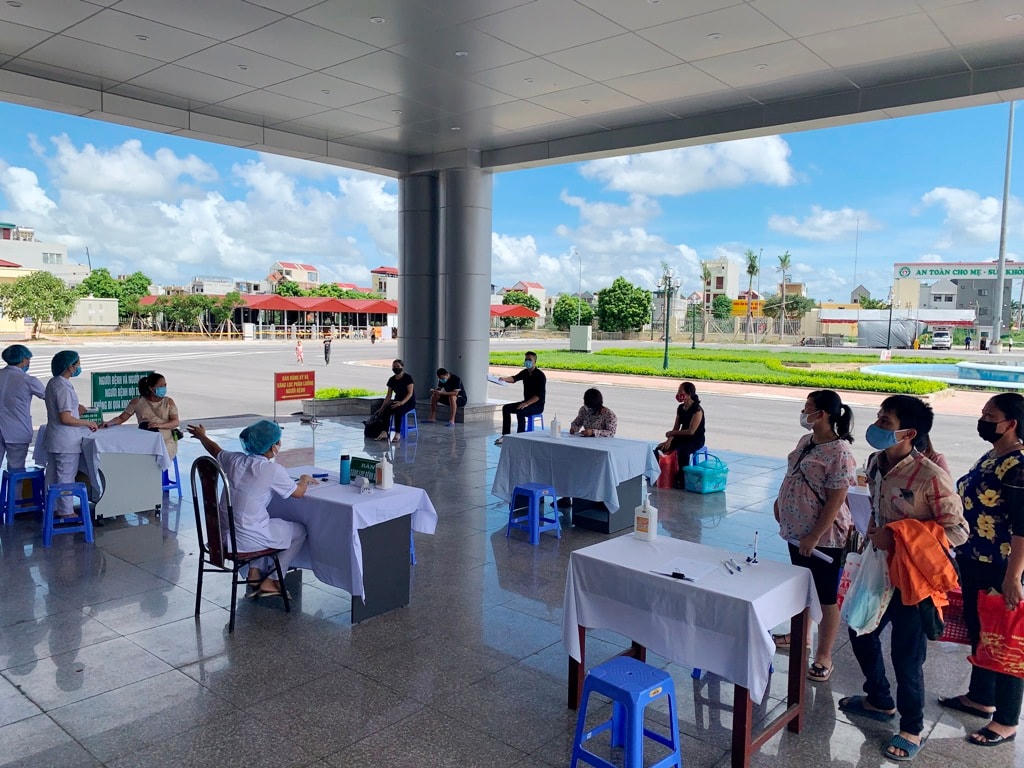 Ngành Y tế Ninh Bình tăng cường kiểm tra, rà soát các trường hợp trở về từ vùng dịch. Ảnh: H.C.