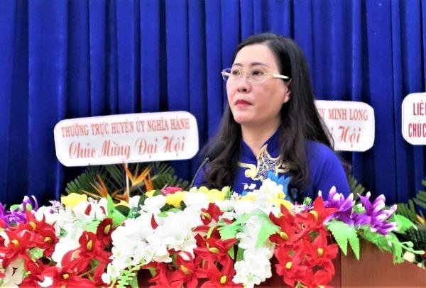 Bà Bùi Thị Quỳnh Vân, Phó Bí thư Tỉnh ủy Quảng Ngãi phát biểu chỉ đạo.