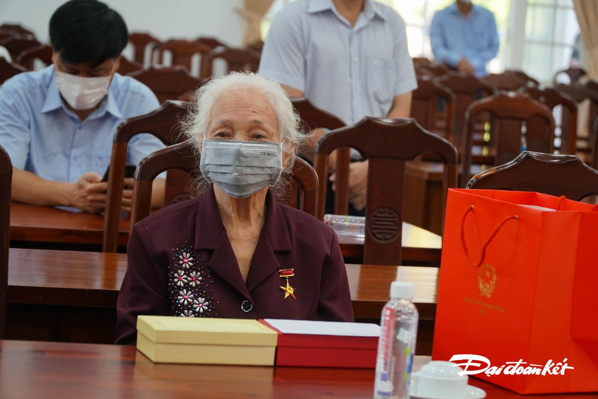 Mẹ VNAH Võ Thị Tuội là vợ của liệt sĩ Đào Văn Bạch cũng là mẹ của liệt sĩ Đào Văn Giêng.