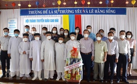 Phó Chủ tịch Ngô Sách Thực thăm và làm việc với Hội thánh Truyền giáo Cao Đài.