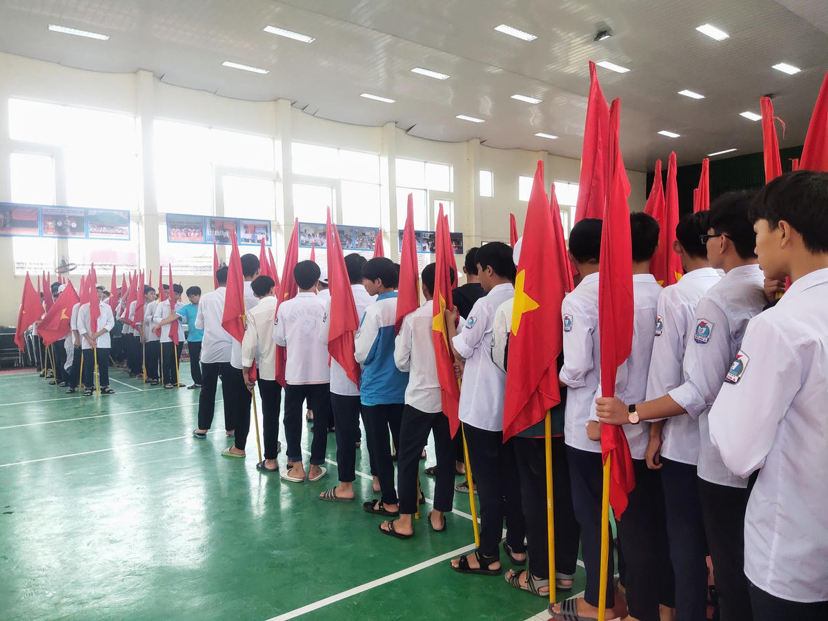  Các em học sinh tập luyện các tiết mục theo kế hoạch của ban tổ chức