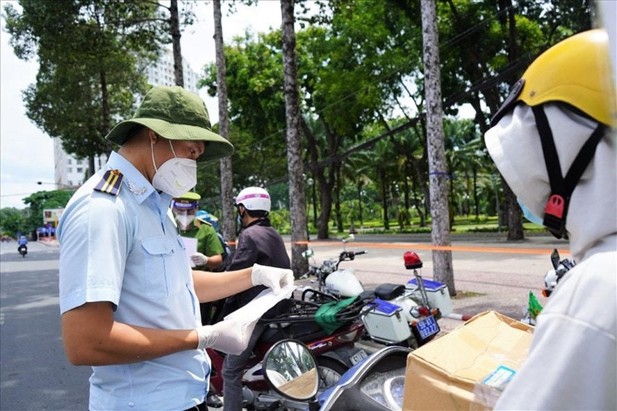 Theo chỉ thị mới, sau 30/9 người dân từ TP HCM về quê phải được sự hướng dẫn và cho phép từ Sở GTVT TP HCM.