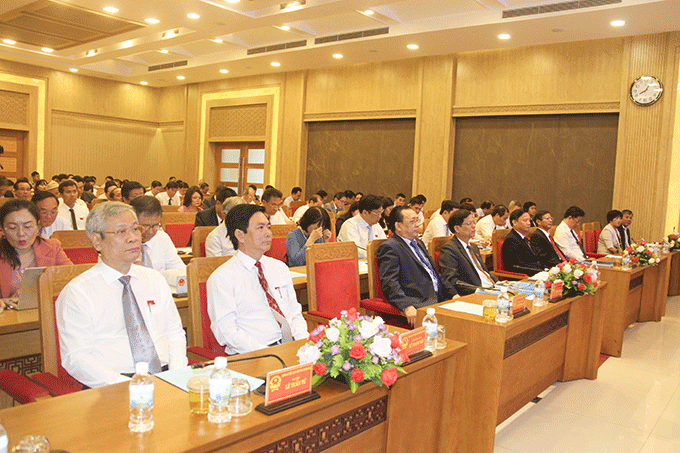 Các đại biểu tham dự Kỳ họp thứ 13, HĐND tỉnh Khánh Hòa khóa VI.