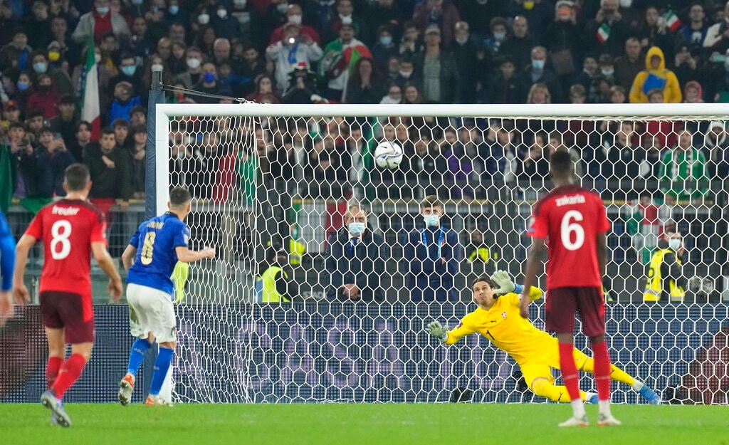 Jorginho đều đá hỏng phạt đền ở hai trận đấu Italia hòa Thụy Sỹ tại vòng bảng.