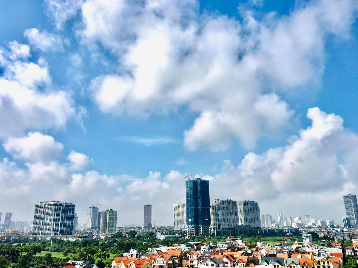 Hà Nội hửng nắng sau những ngày mưa. Ảnh: Ngân Hà.