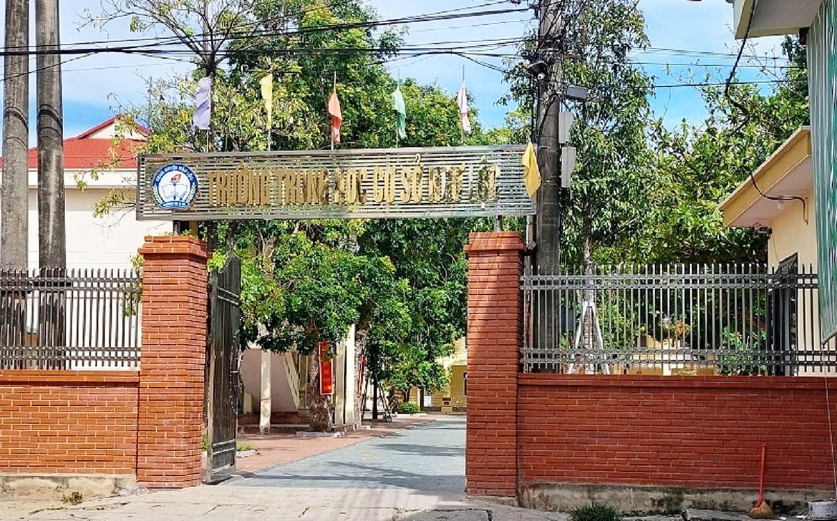 Trường THCS Ngư Lộc, huyện Hậu Lộc - nơi xảy ra vụ việc.