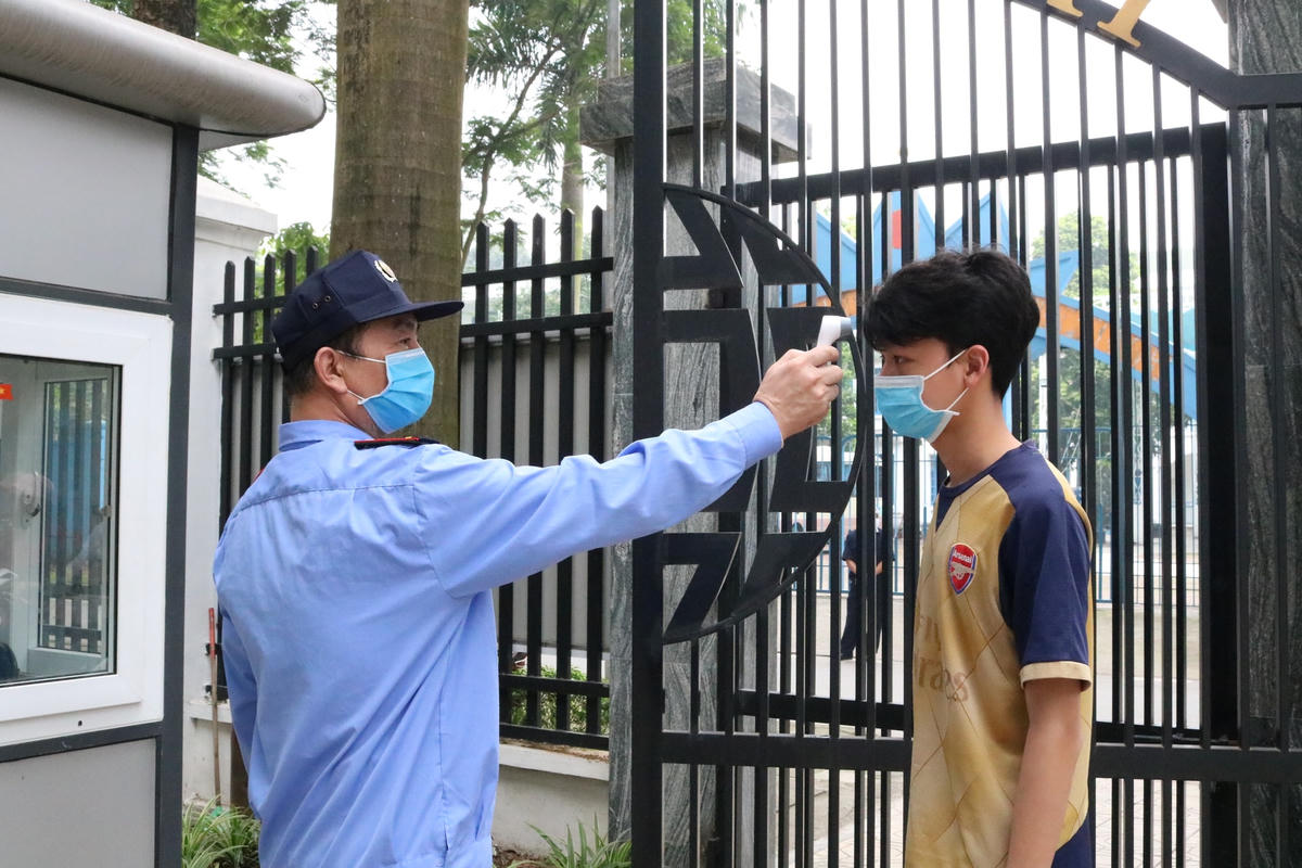Hà Nội nên tính toán cho học sinh sớm trở lại trường học