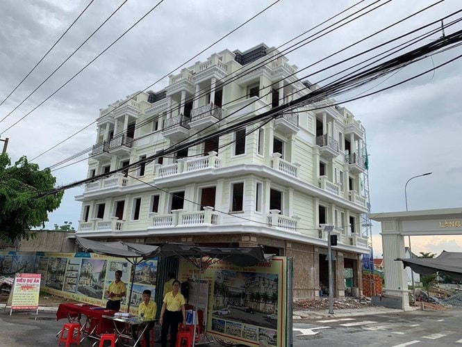 Khu nhà ở Thương mại Phú Uy Khang là dự án bất động sản được đầu tư bài bản, năng lực thi công tốt, thân thiện môi trường, đầy đủ tiện ích mới đáp ứng được những yêu cầu của người tiêu dùng hiện nay tại tỉnh Bình Dương.  
