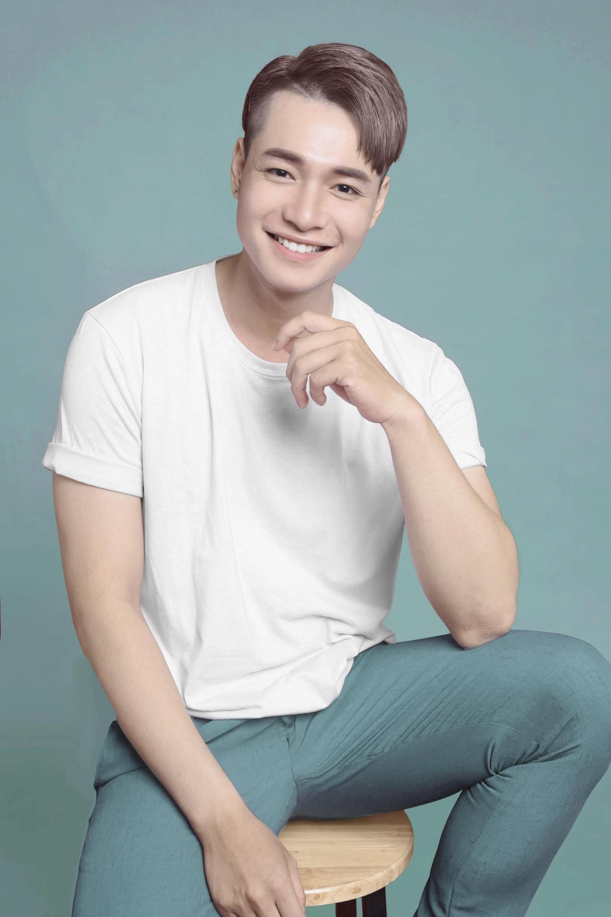 MC - ca sĩ trẻ Bùi Phúc Anh.