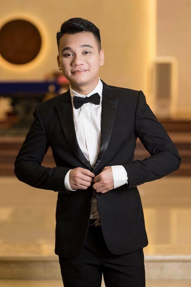 Nhạc sĩ Khắc Việt.