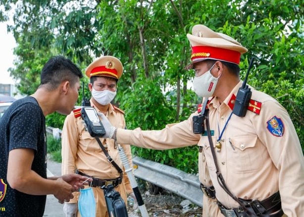 Lực lượng Cảnh sát giao thông tăng cường xử lý tài xế vi phạm nồng độ cồn.