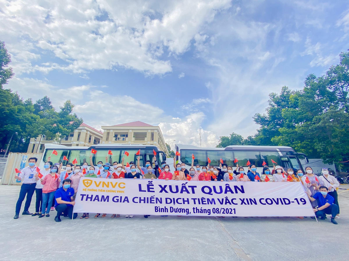 Y bác sĩ ra quân tiêm chủng vaccine Covid-19 tại Bình Dương