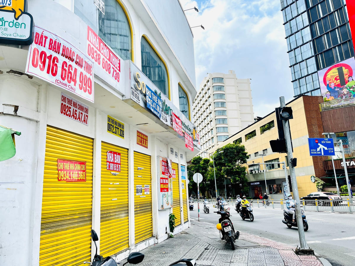 Nhiều nhà  treo biển “ cho thuê” giữa đại dịch Covid-19.