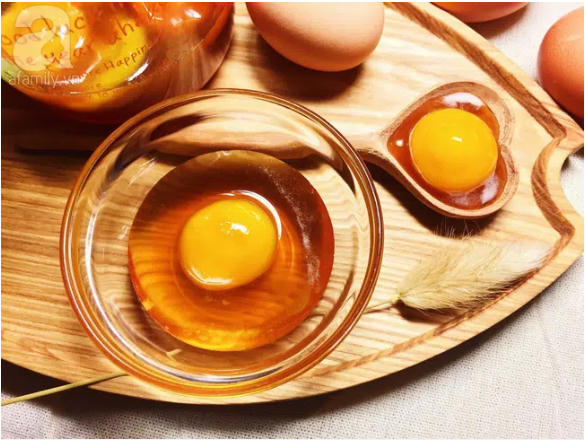 Đắp mặt nạ mật ong trứng gà: Cẩn trọng viêm da, nhiễm khuẩn