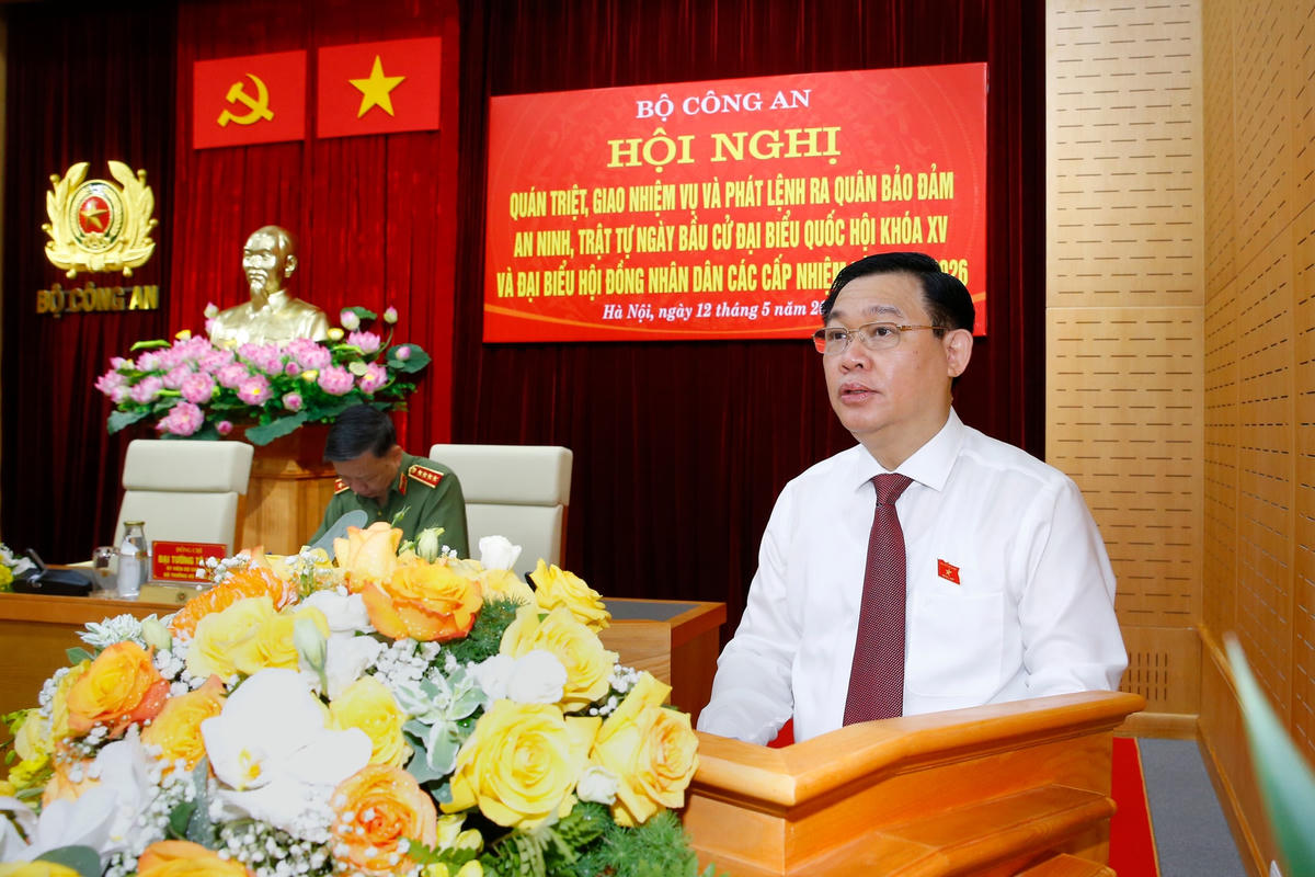 Chủ tịch Quốc hội Vương Đình Huệ phát biểu tại hội nghị