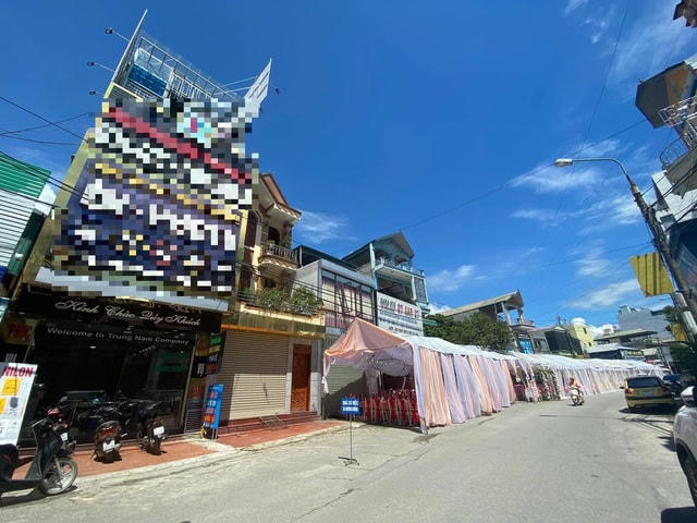 Nhà hàng bị 