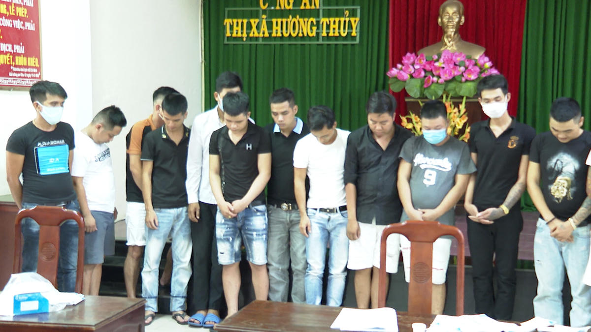 Qua Test nhanh, lực lượng chức năng đã phát hiện 30 đối tượng nam nữ đều dương tính với ma túy.