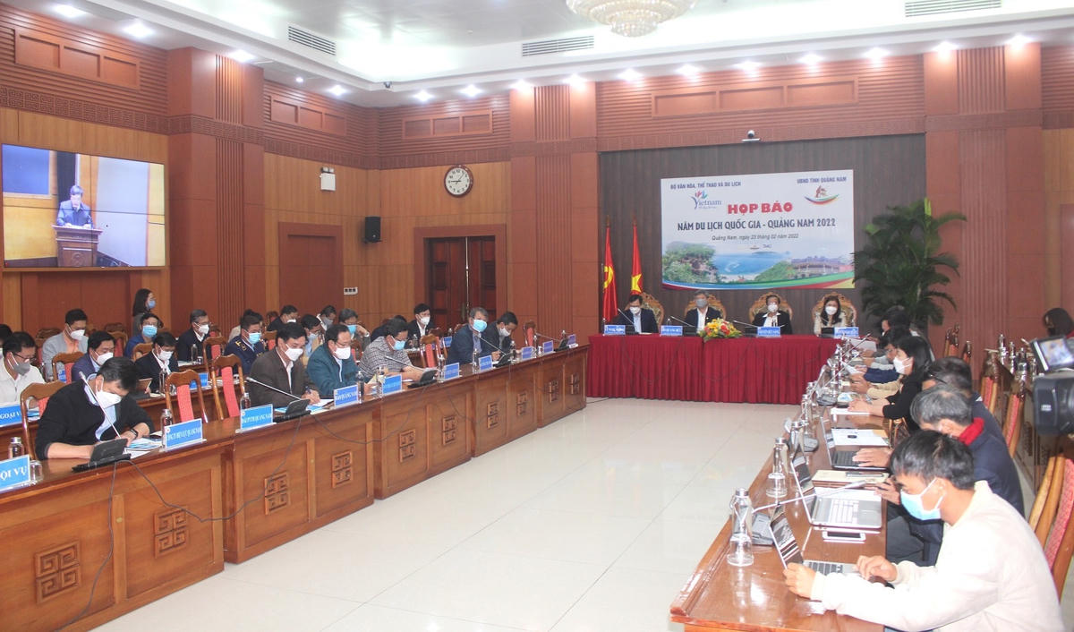 Quang cảnh buổi họp báo Năm du lịch quốc gia 2022 tại điểm cầu Quảng Nam.