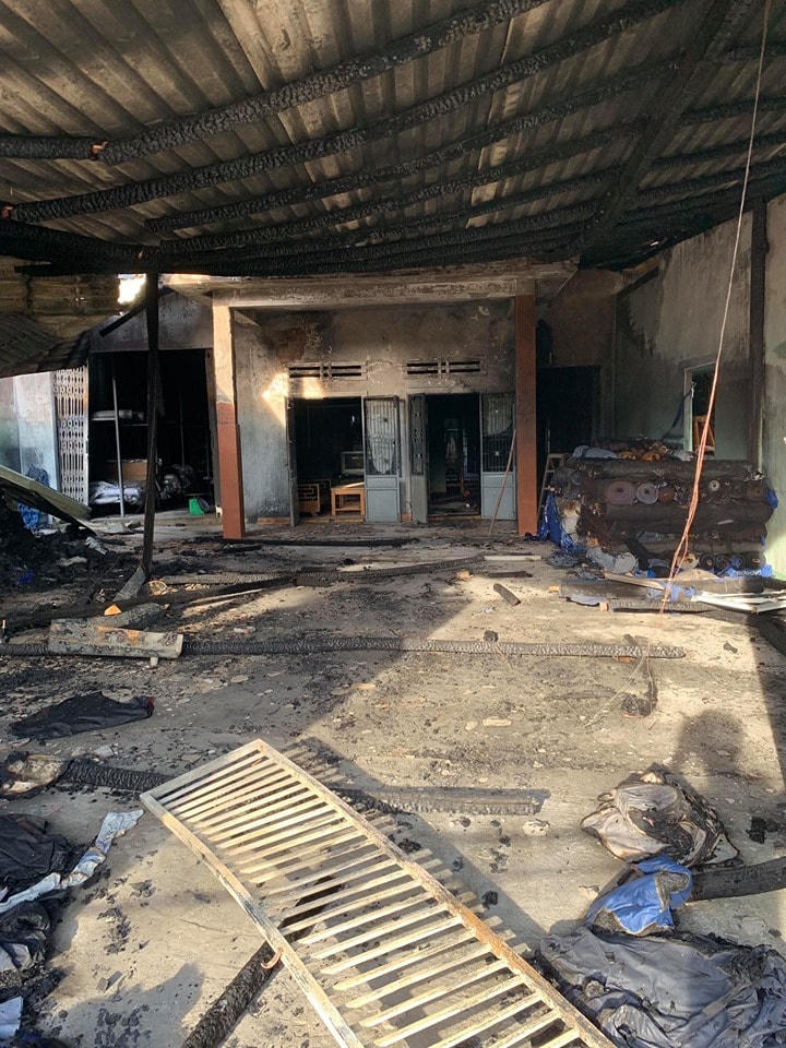 Hiện trường nơi xảy ra vụ cháy kho vải của ông Nhân.