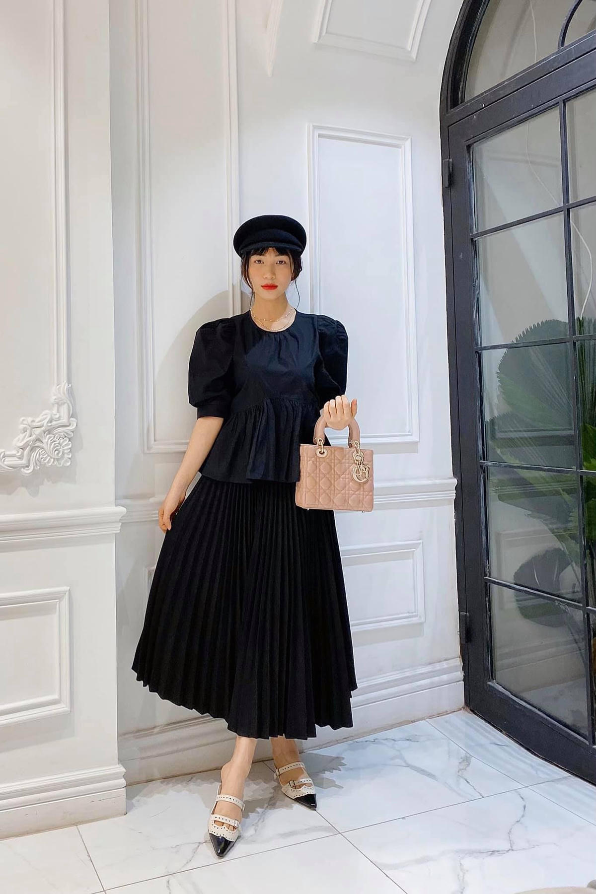 Vóc dáng nhỏ nhắn là một lợi thế của cô nàng.