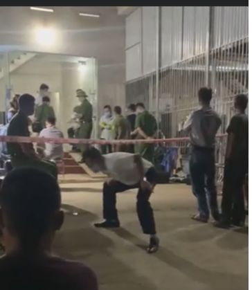 Cơ quan điều tra tổ chức khám nghiệm hiện trường tối 12/10.