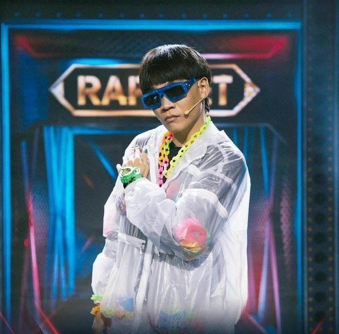 Wowy tiếp tục ngồi ghế nóng trong Rap Việt mùa 2. 